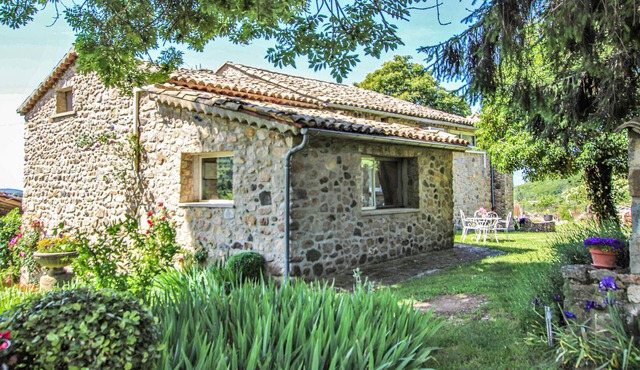 Lovely home in St. Etienne de Boulog.