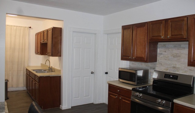 Lovely home 3 -bedroom apartment in center of Providence for a relaxing stay!