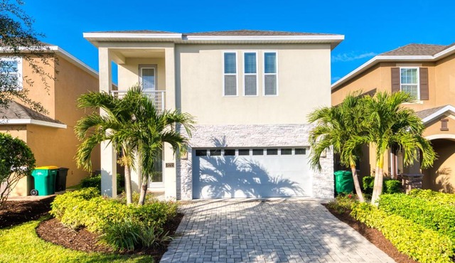 Lovely Home by Rentyl Near Disney with Private Pool, Themed Rooms & Resort Amenities - 370L