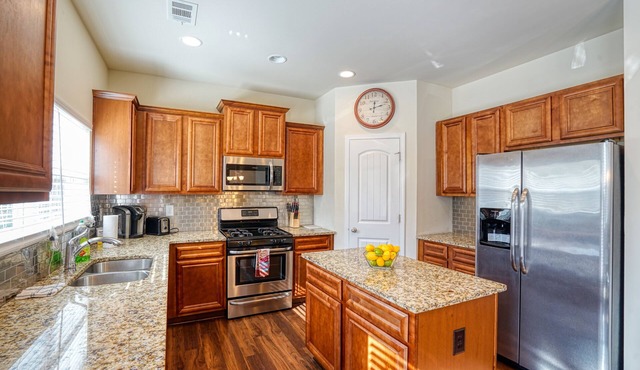 Lovely Home Conveniently Located for Corporate,Family & Individual STays