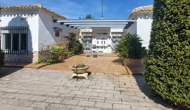 Lovely home in Banyeres de Mariola