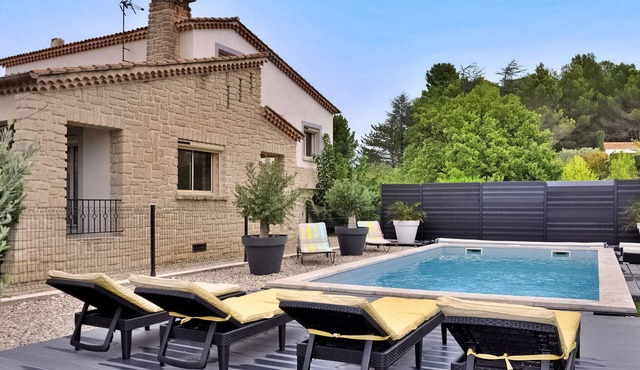 Lovely home in Beaumes De Venise