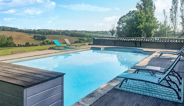 Lovely home in Monclar-De-Quercy