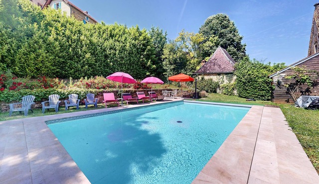 Lovely home in Salignac-Eyvigues