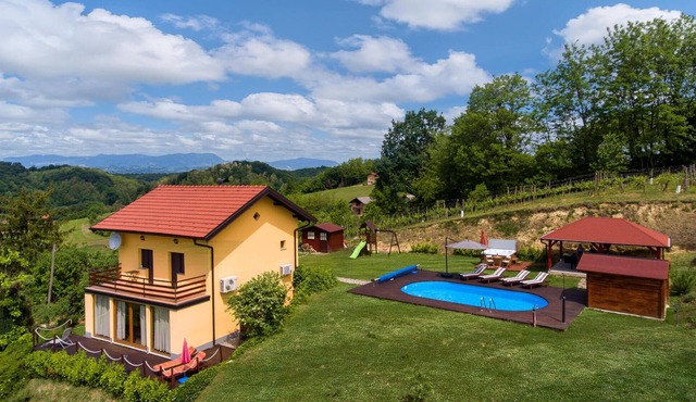 Lovely home in Bobovec Rozganski