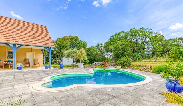 Lovely home in Autoire