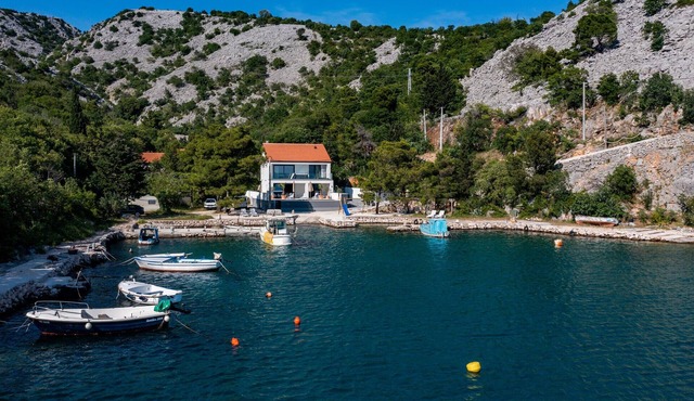Lovely home in Baric Draga