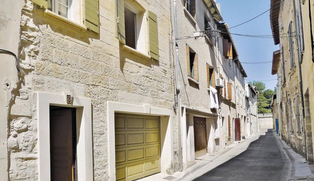 Lovely home in Beaucaire with WiFi