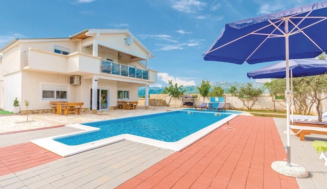 Lovely home in Bilisane