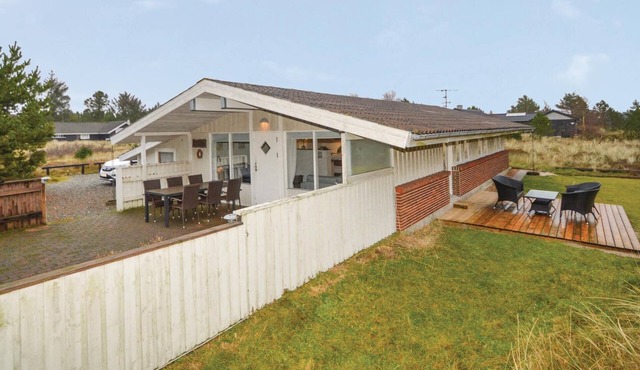 Lovely home in Blåvand with WiFi