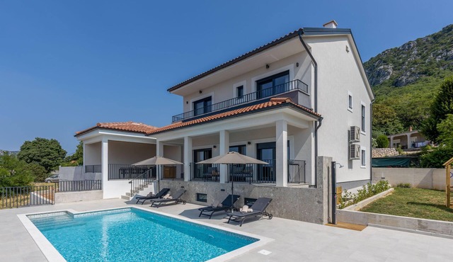 Lovely home in Bribir with sauna
