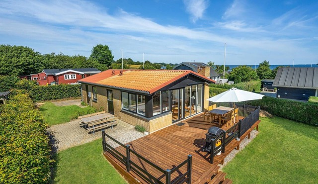 Lovely home in Broager with WiFi