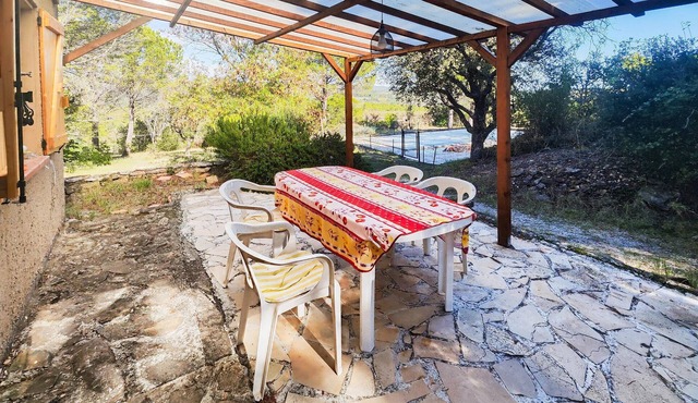 Lovely home in Cesseras