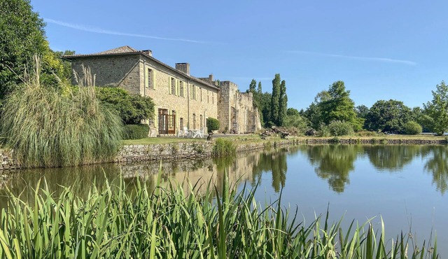 Lovely home in Chiché