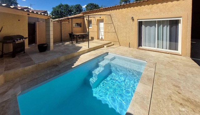 Lovely home in Connaux with kitchen