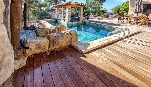 Lovely home in Cuers with kitchen