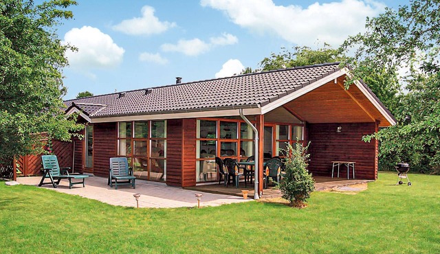 Lovely home in Dannemare with kitchen