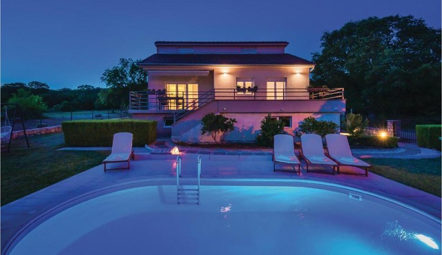 Lovely Home In Drnis With Wifi