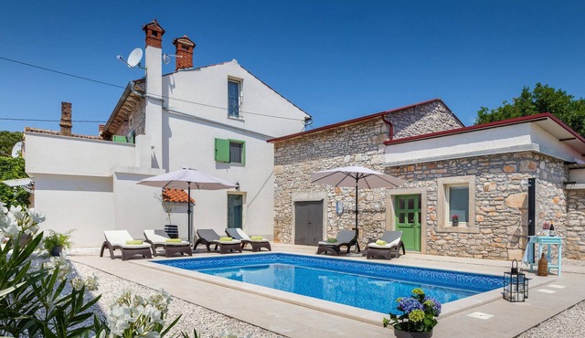 Lovely home in Duga Uvala