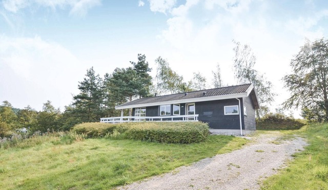Lovely home in Ebeltoft with sauna
