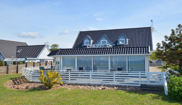 Lovely home in Ebeltoft with sauna