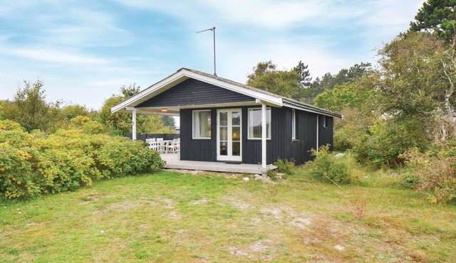 Lovely home in Ebeltoft with WiFi