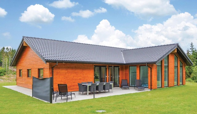 Lovely home in Ebeltoft with sauna