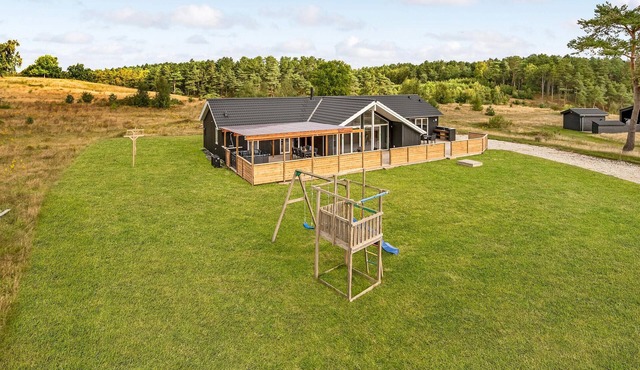 Lovely home in Ebeltoft with sauna