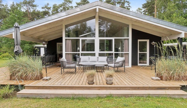 Lovely home in Ebeltoft with WiFi