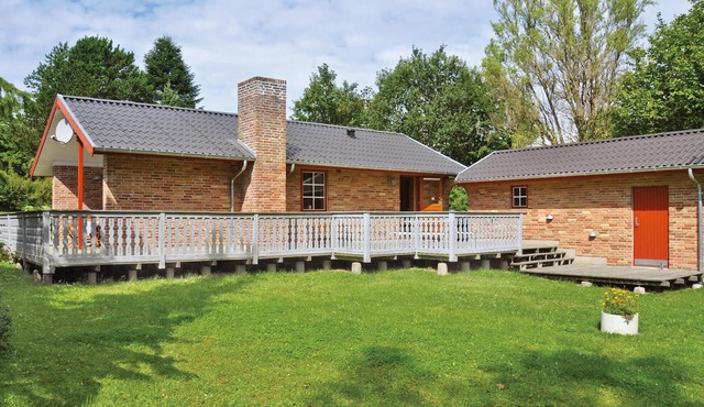 Lovely home in Egernsund with kitchen