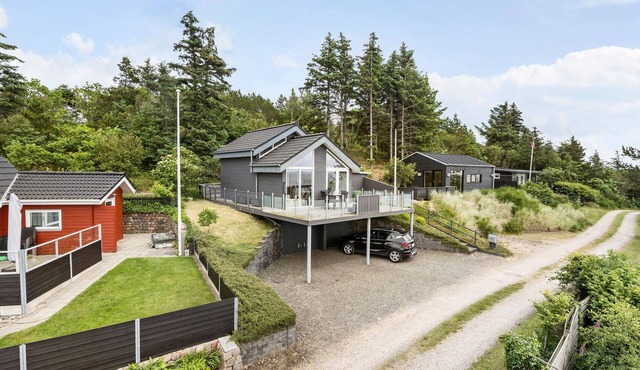 Lovely home in Esbjerg V with WiFi