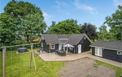 Lovely Home In Fårvang With Sauna