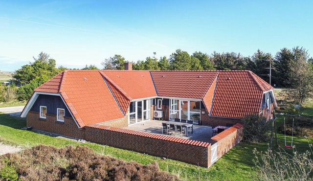 Lovely home in Fanø with kitchen