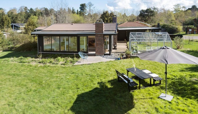 Lovely home in Fårevejle with WiFi