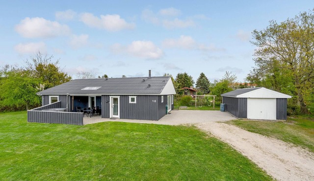 Lovely home in Farsø with sauna