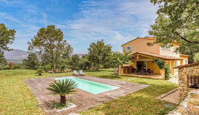 Lovely home in Fayence with WiFi