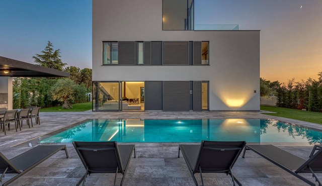 Lovely home in Fazana