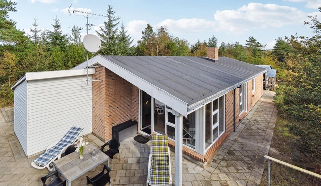 Lovely home in Fjerritslev with WiFi