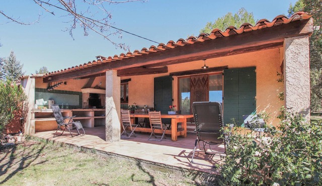 Lovely home in Fox Amphoux with kitchen