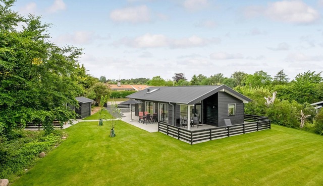 Lovely home in Frederiksværk with WiFi