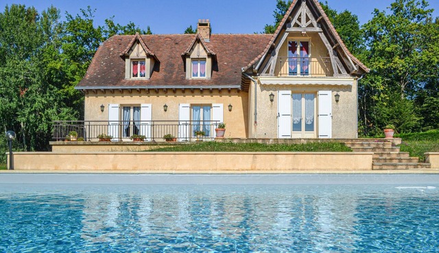 Lovely home in Savignac-Ledrier