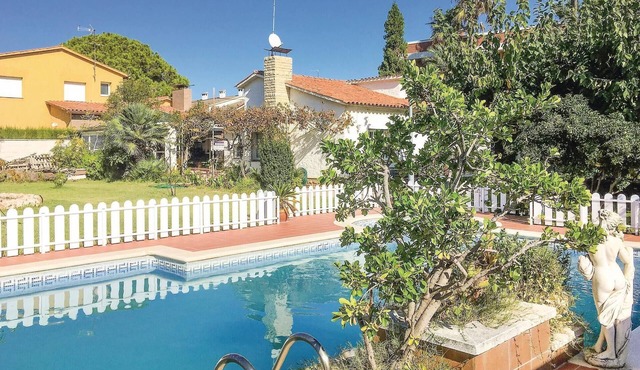 Lovely home in Francàs