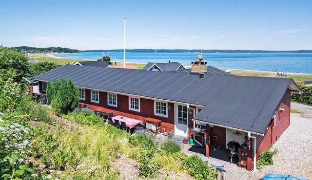 Lovely home in Fredericia with WiFi