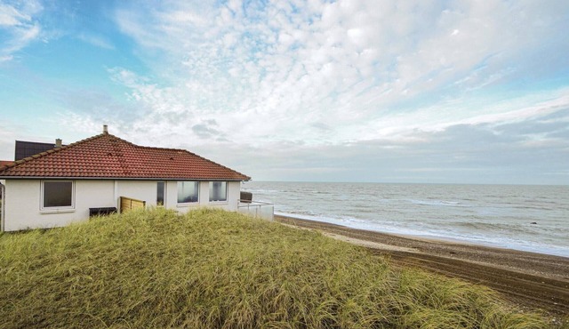 Lovely home in Frøstrup with sauna