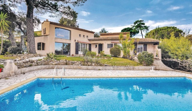 Lovely home in Gassin