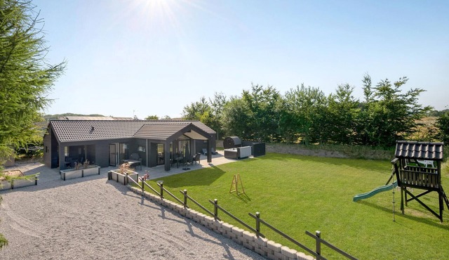 Lovely home in Glesborg with sauna