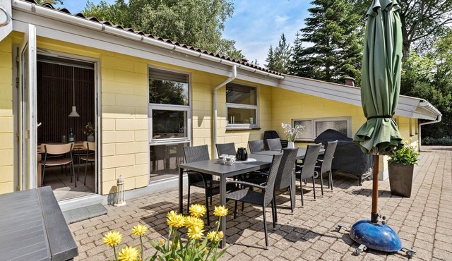 Lovely home in Glesborg with sauna