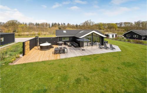 Lovely Home In Glesborg With Kitchen