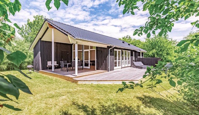 Lovely home in Gørlev with kitchen