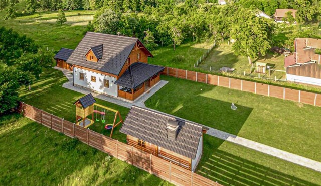 Lovely home in Gospic with WiFi